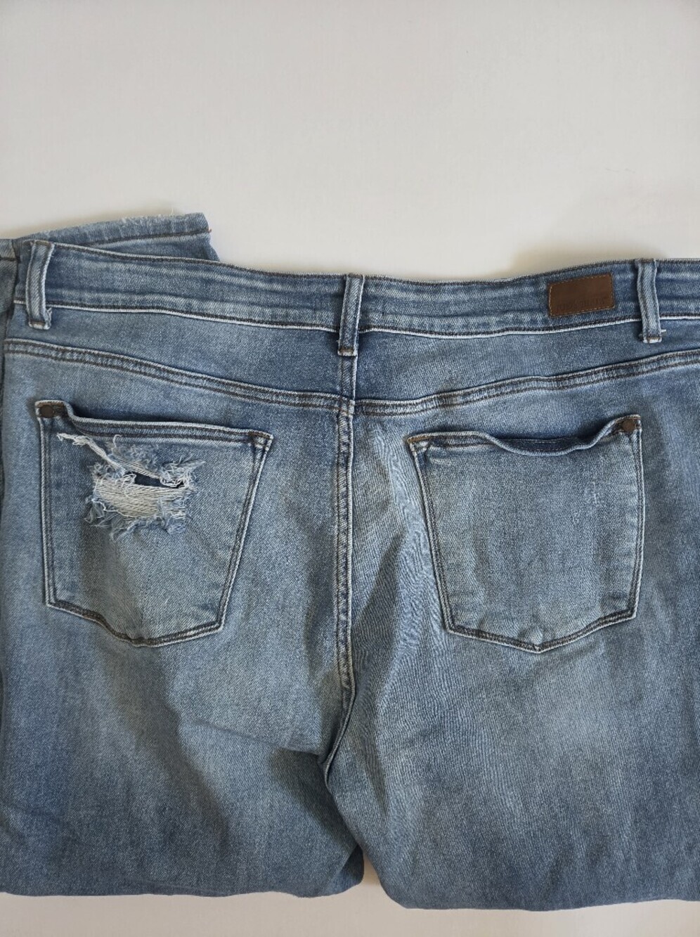 Judy Blue Jeans Womens 20W Distressed ripped Boyfriend Fit Stretch JB82170LT - Picture 9 of 10
